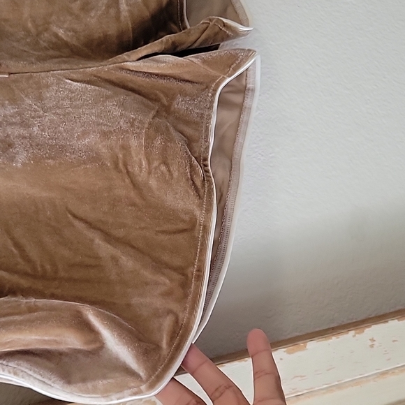 Buffbunny Collection NWT, in Champage velour Disco shorts women's size medium - Picture 6 of 12